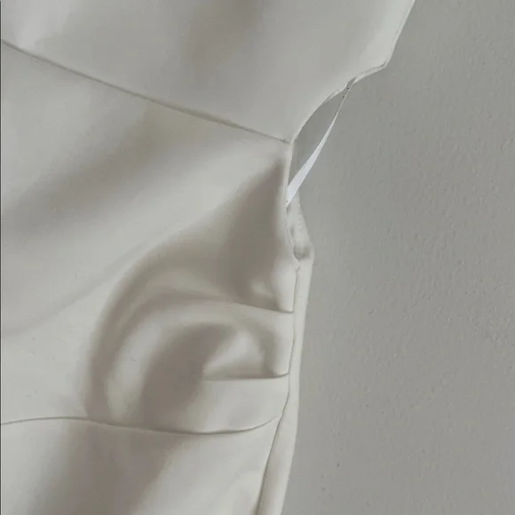 Lulu's Chic One-Shoulder White Dress Sz sm fully lined bin Z - Picture 2 of 8